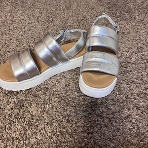 UGG Womens Zayne Leather Slingback Platform Sandal Sz 5 Silver Metallic Y2K Glam